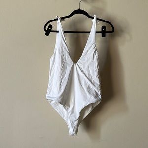 NWT Dippin’ Daisy’s Large White Low Cut Cheeky Swimsuit